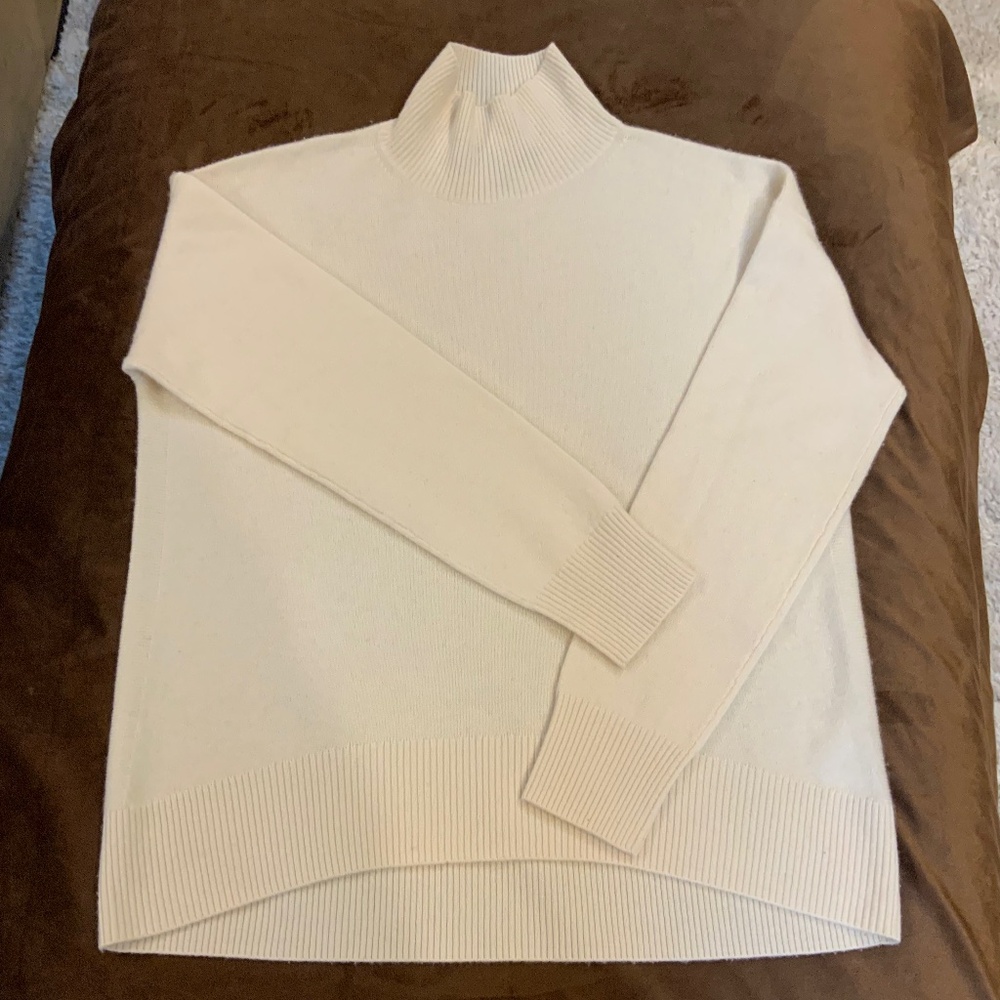 Banana Republic White M Cashmere Mockneck Sweater Cottagecore Coastal